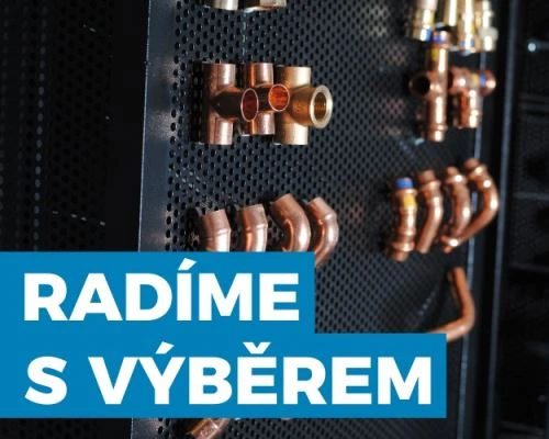 Bronzové trubky pro odvod dešťové vody na výstavní desce.